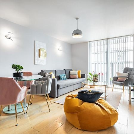Stunning Apartment With Underground Parking! ロンドン エクステリア 写真