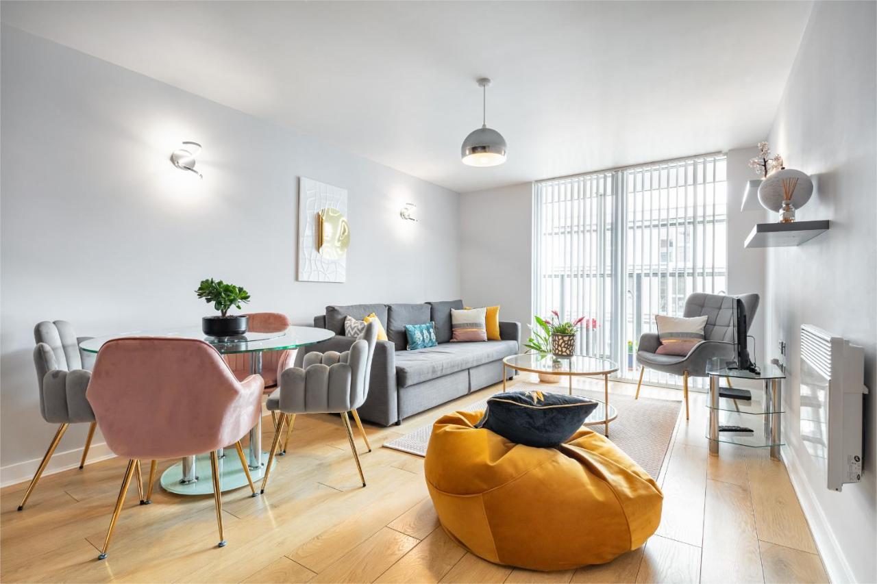 Stunning Apartment With Underground Parking! ロンドン エクステリア 写真