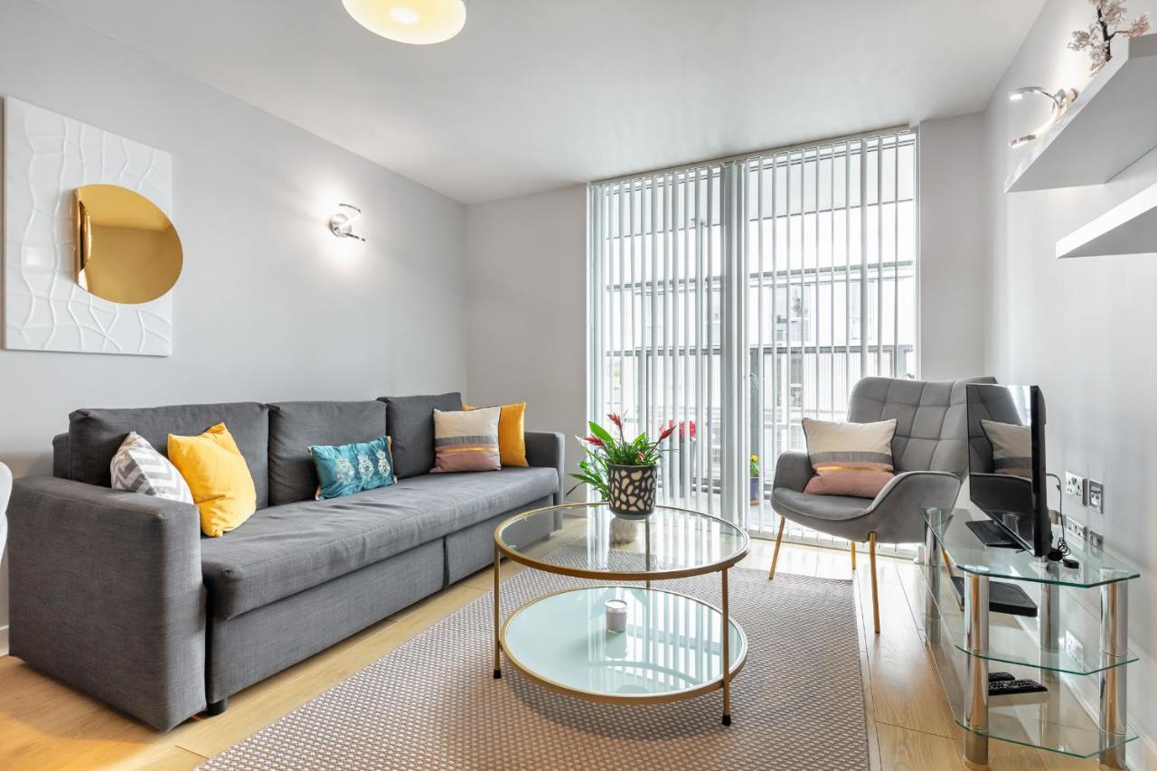 Stunning Apartment With Underground Parking! ロンドン エクステリア 写真
