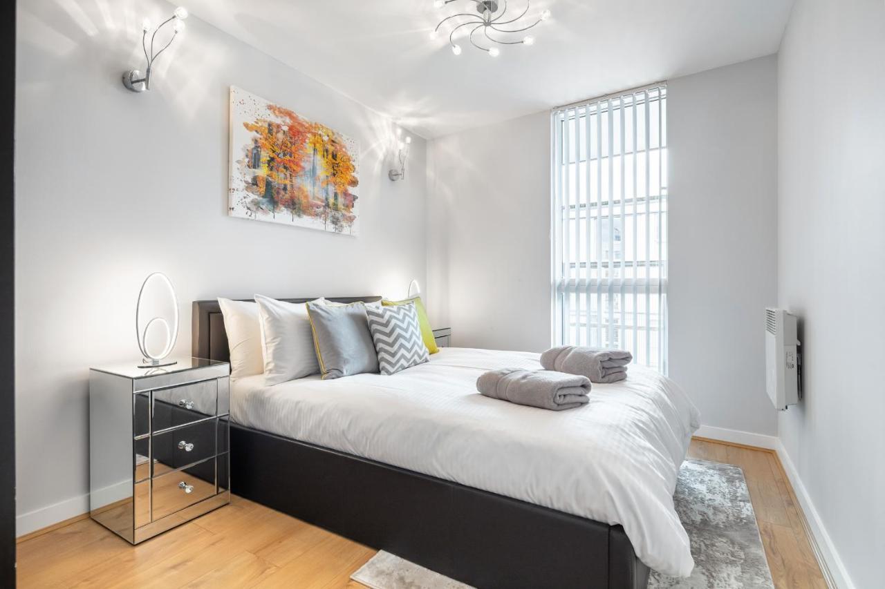 Stunning Apartment With Underground Parking! ロンドン エクステリア 写真