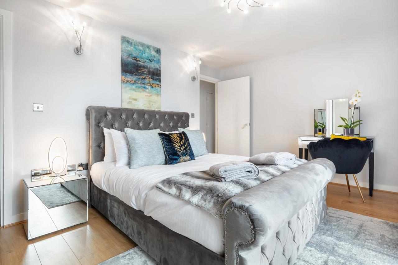 Stunning Apartment With Underground Parking! ロンドン エクステリア 写真