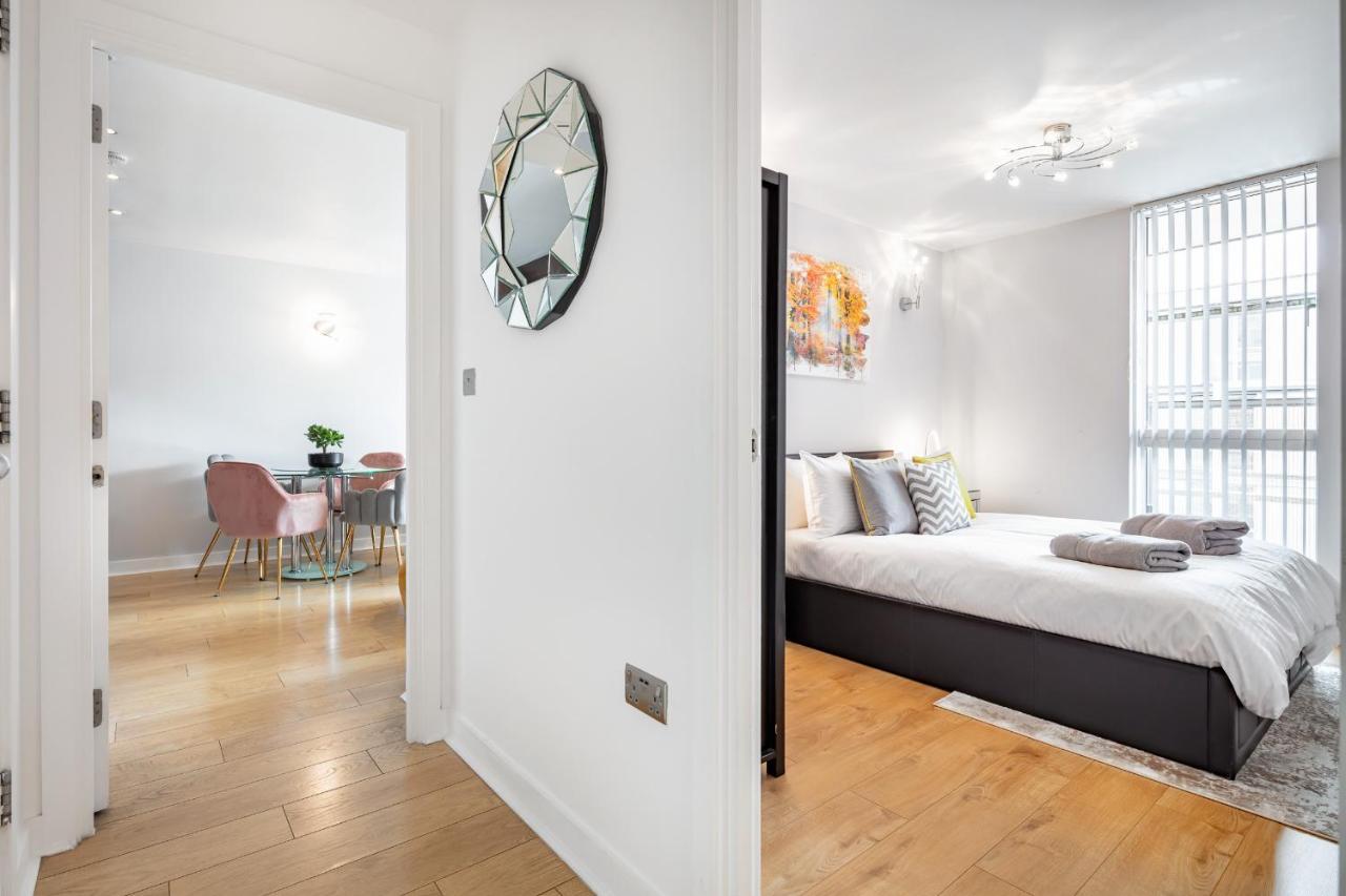Stunning Apartment With Underground Parking! ロンドン エクステリア 写真